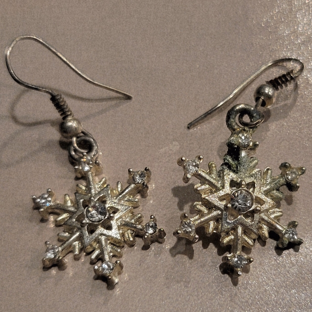 Elegant Gold Snowflake Earrings